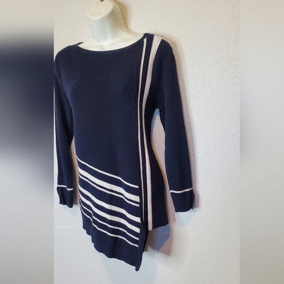 Chico's Asymetrical Navy & White Ribbed Knit Women's Sweater Top Size Medium - Picture 3 of 10